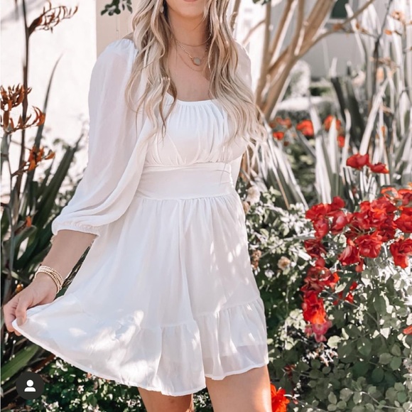 Dresses & Skirts - Boutique White Dress Bow Tie Back Baby Doll Mini Dress - Size: M